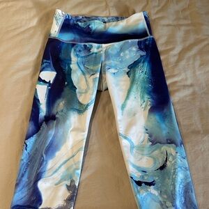Athleta shades of Blue & White Patterned Leggings